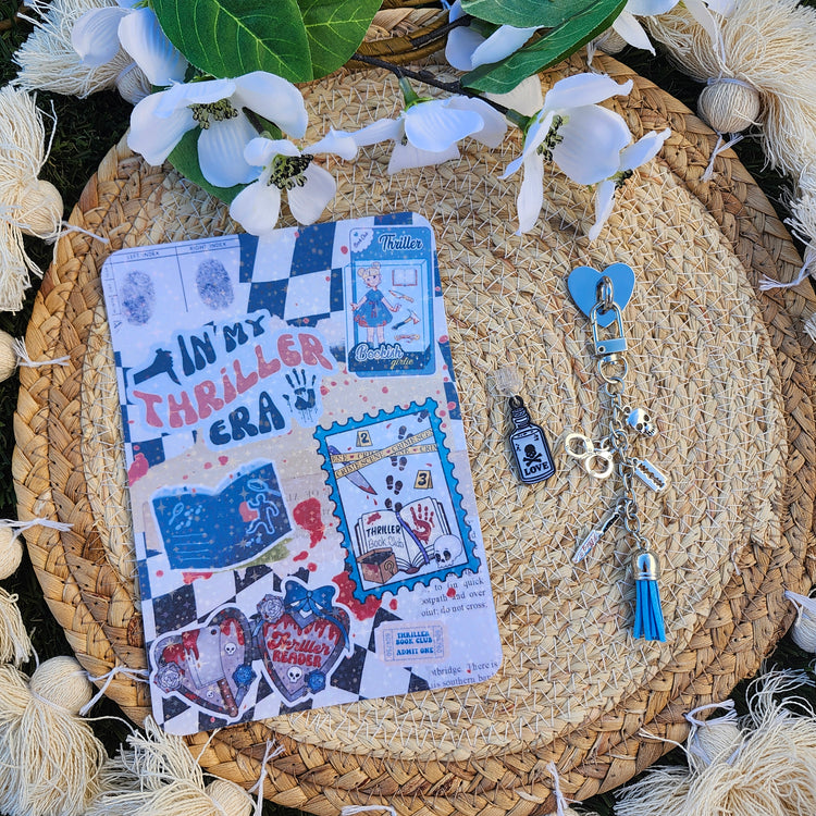Kindle Decorating Kit with Holographic Insert, Dust Plug, and Chain Charm (Charms WIll Vary)