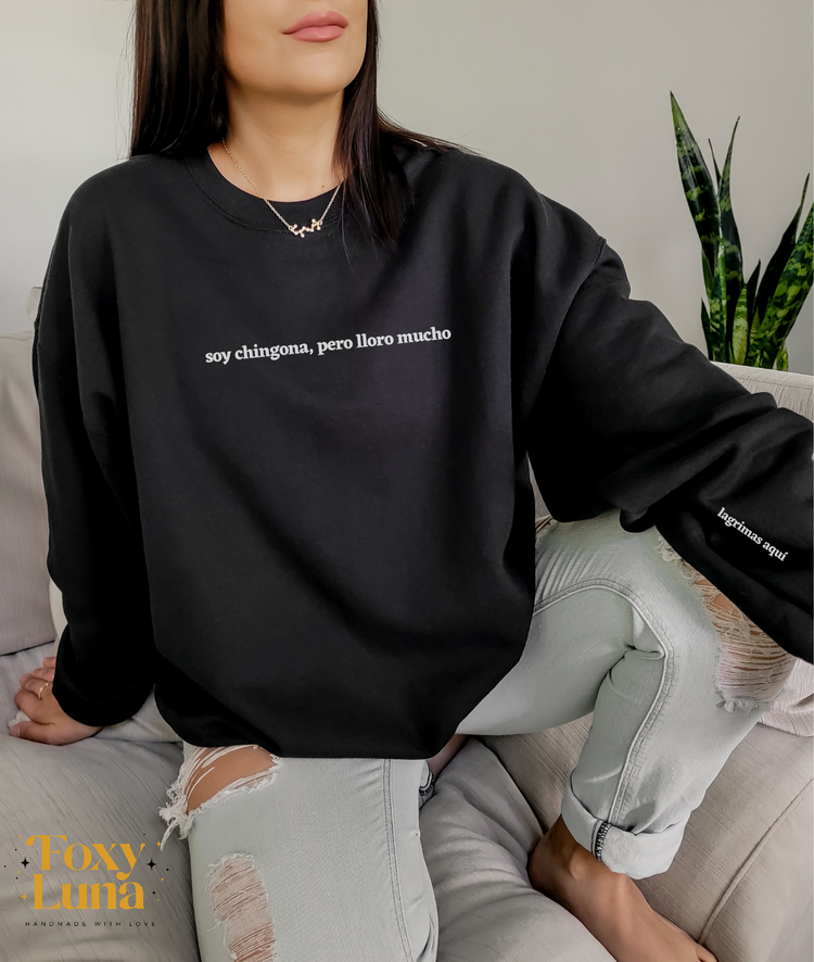 Lloro Mucho Crewneck